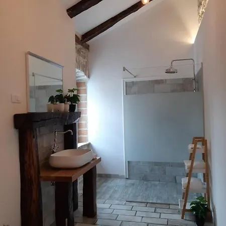 Beautiful 3-Bed House In Kotli *